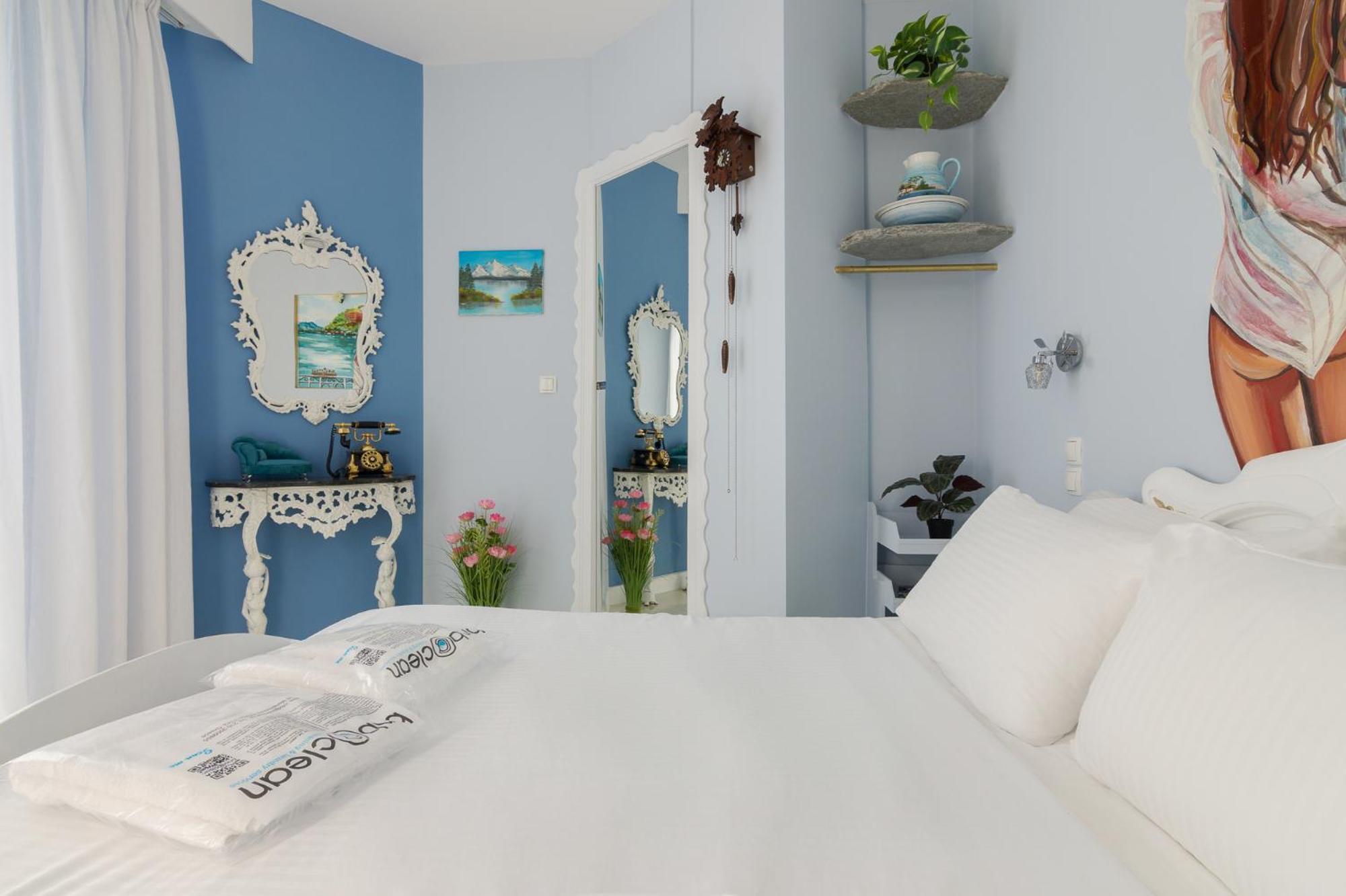 Wonderful Renovated Apartment With Private Patio Athen Eksteriør bilde
